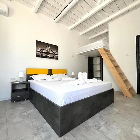 Costinesti Greek * Schitu