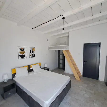 Costinesti Greek * Schitu