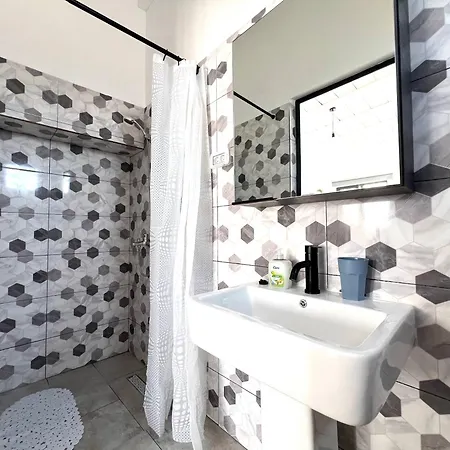 Costinesti Greek * Schitu